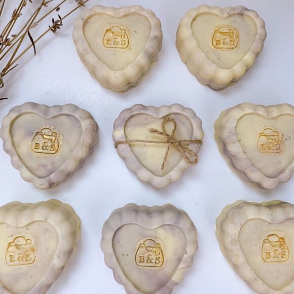 💜Handmade Lavender Shea Butter Heart Soap - Picture 4 of 6